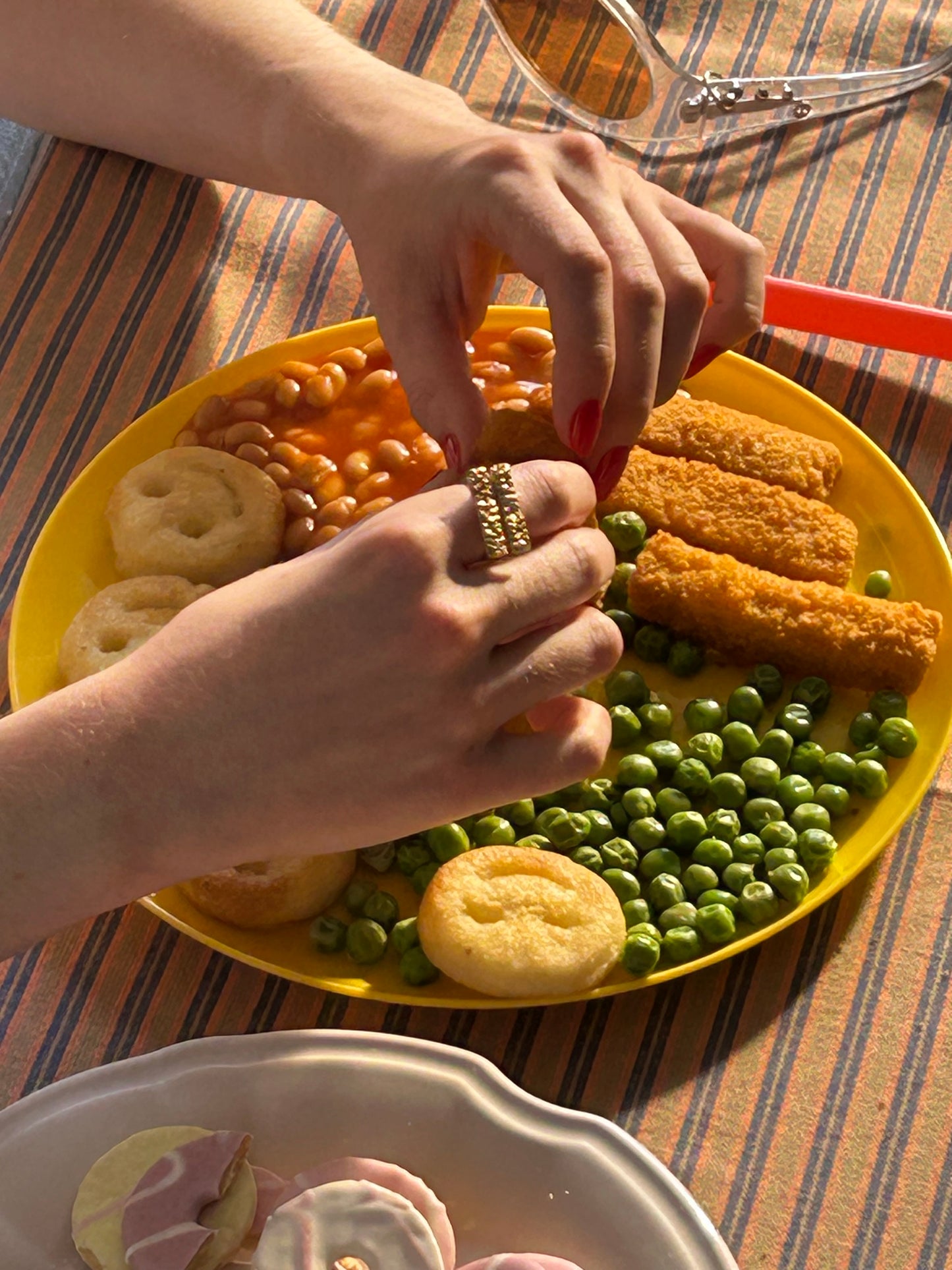 FISH FINGERS